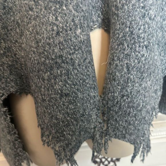 SHEIN Destroyed‎ Sweater NWOT - Picture 6 of 13